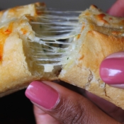 The Best Garlic Bread with Cheese